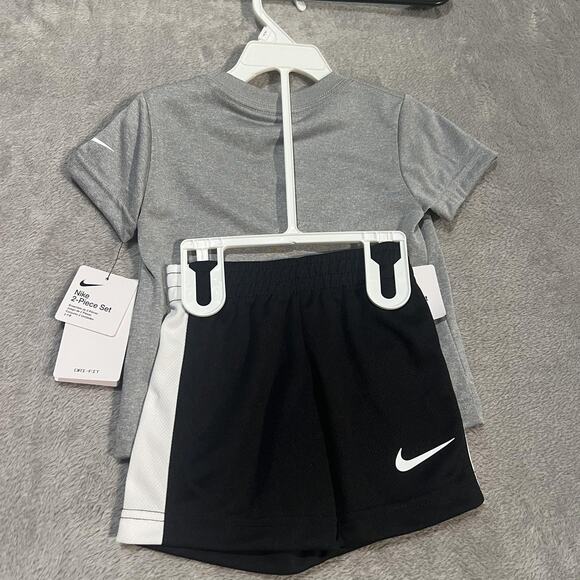 Nike Shirt Shorts Set Toddler Boys 2T Gray Black Dri-FIT Athletic Logo Outfit - Picture 4 of 4